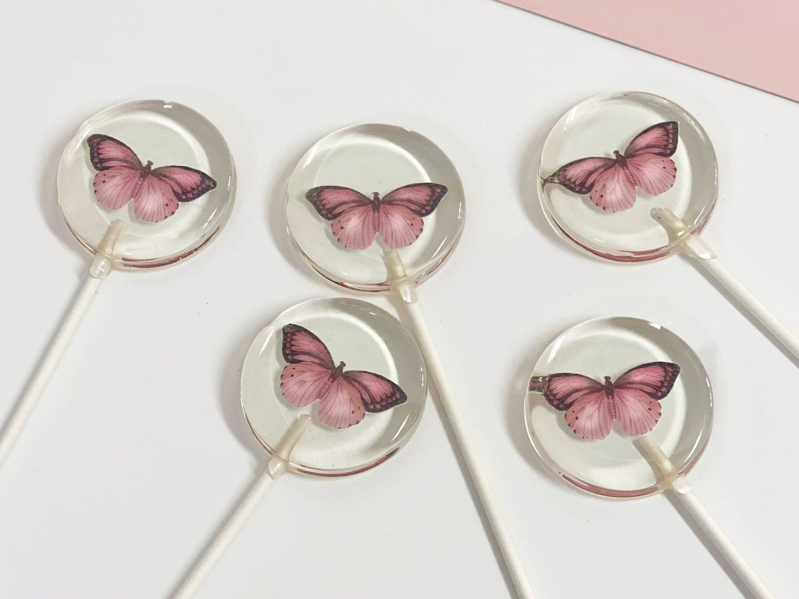 Piruletas de mariposa rosa Hard Candy hechas a mano sin azúcar