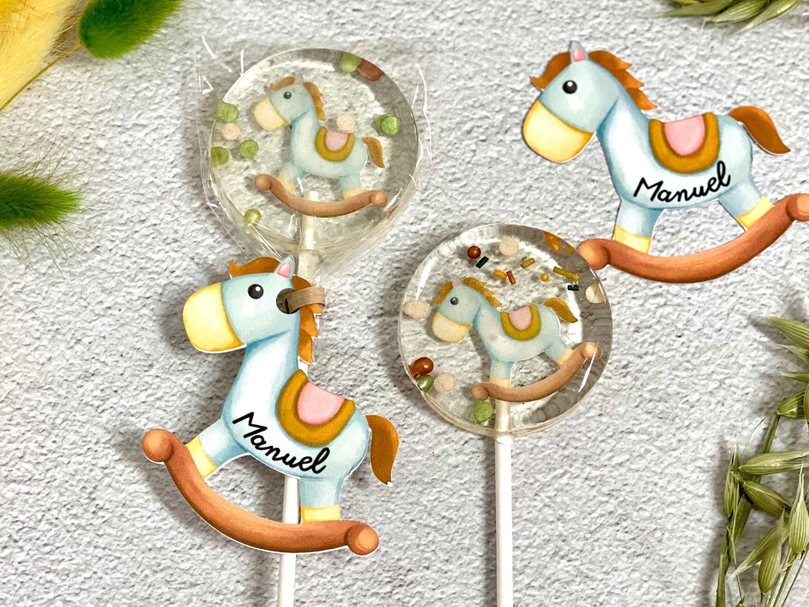Piruletas de baby shower de juguete, caballito de madera, caramelos duros hechos a mano vinetiquetae
