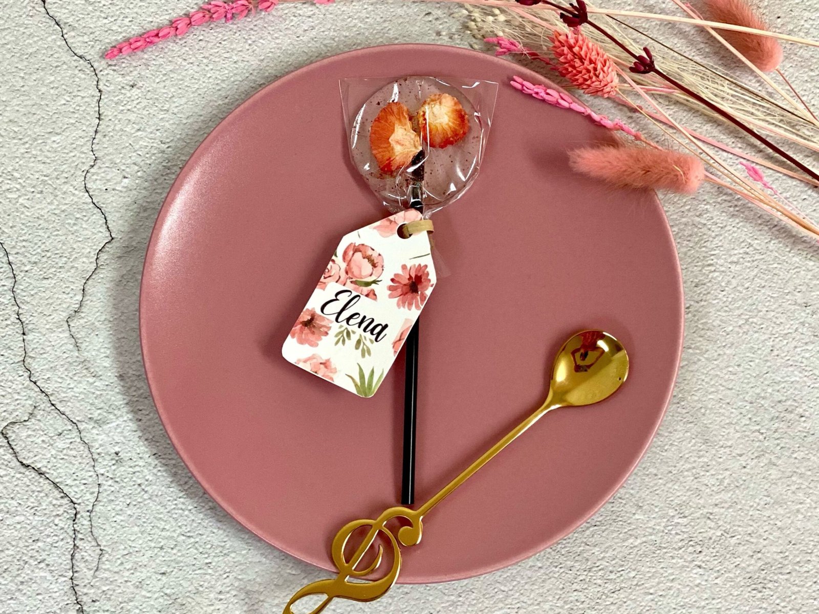 Recuerdo de boda, piruletas de cóctel, etiqueta de flor rosa personalizada, caramelos duros hechos a mano