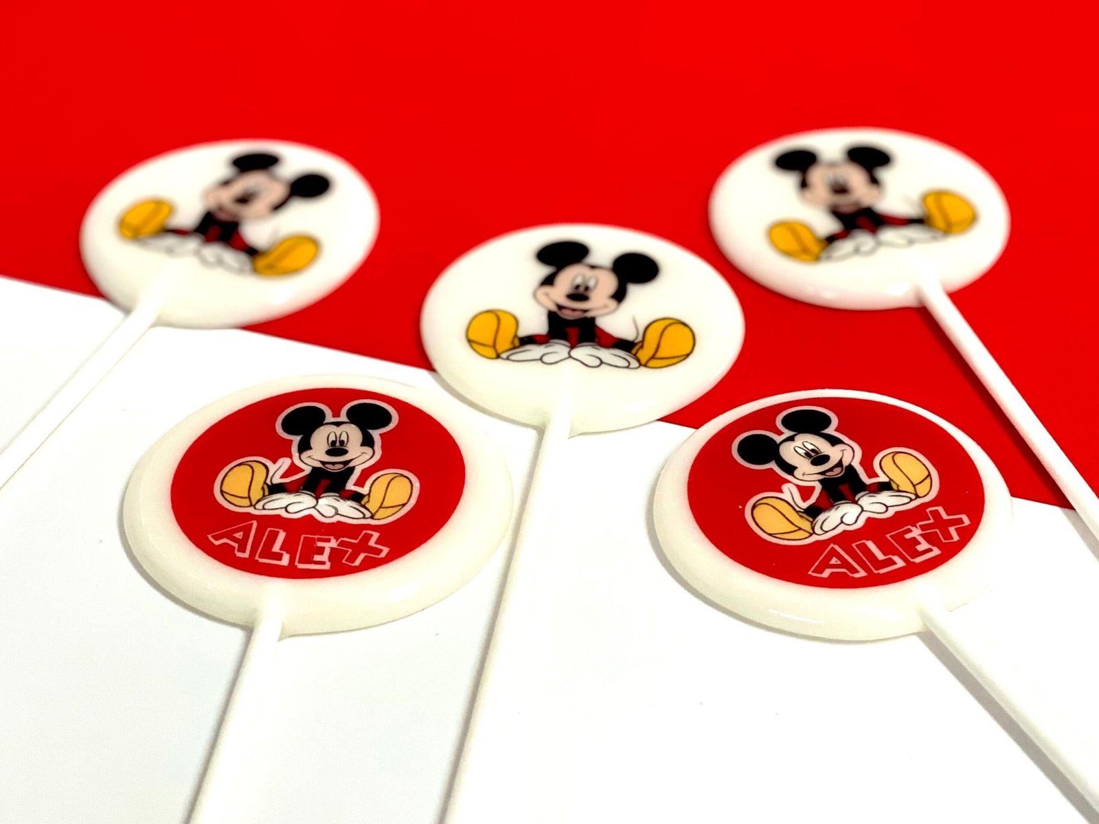 Piruletas de Myckey Mouse hechas a mano sin azúcar