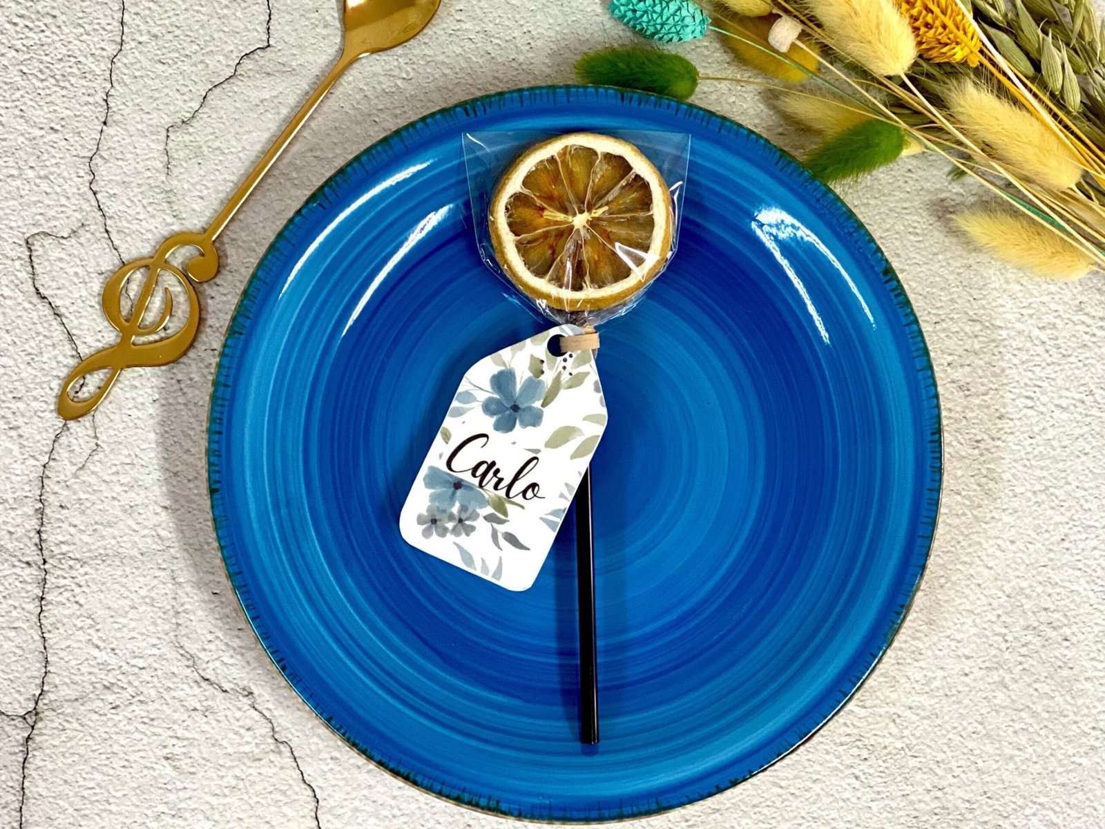 Recuerdo de boda, piruletas de cóctel, etiqueta de flor azul personalizada, caramelos duros hechos a mano