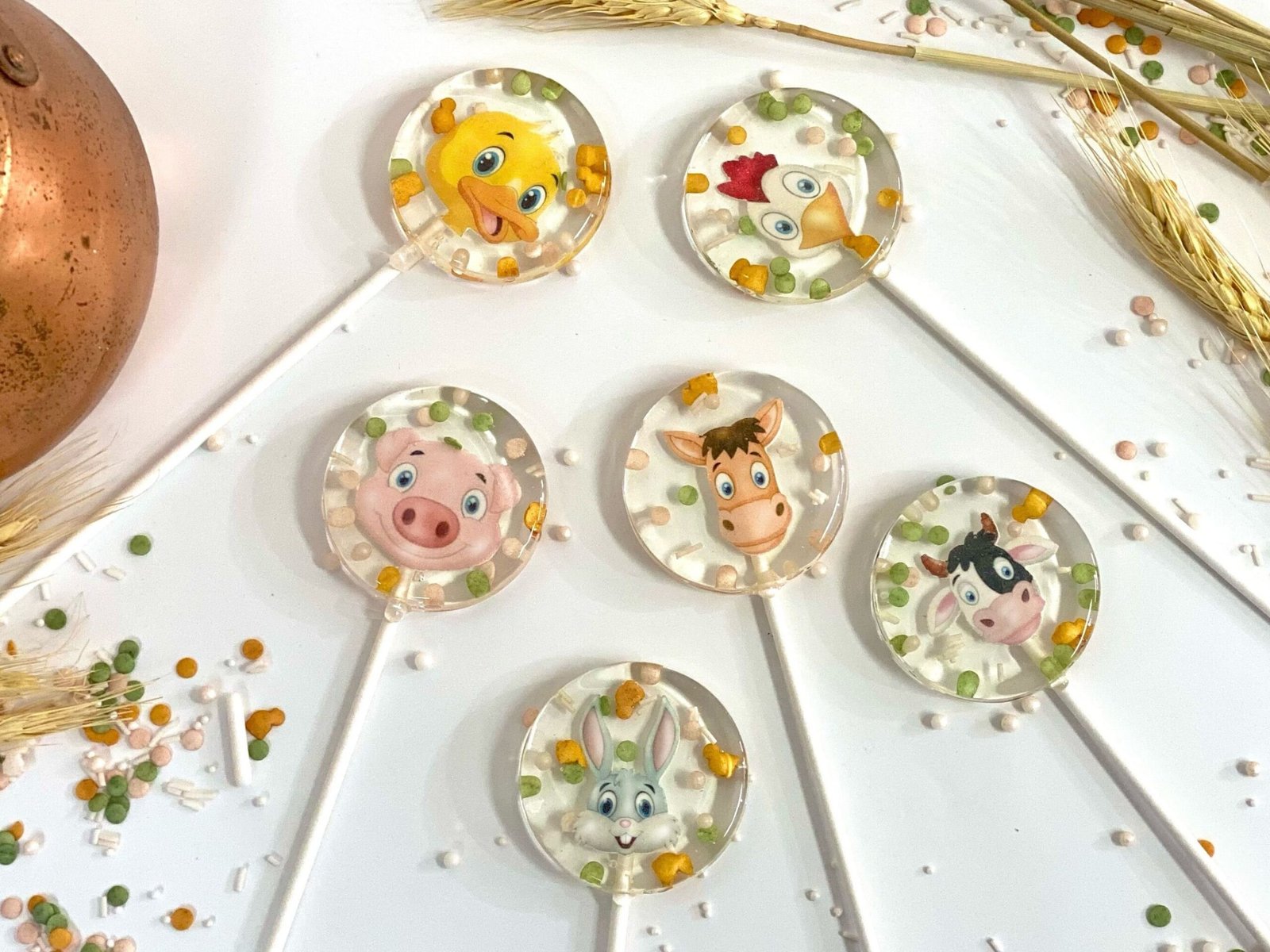 Caramelos duros sin azúcar hechos a mano con piruletas de animales de granja