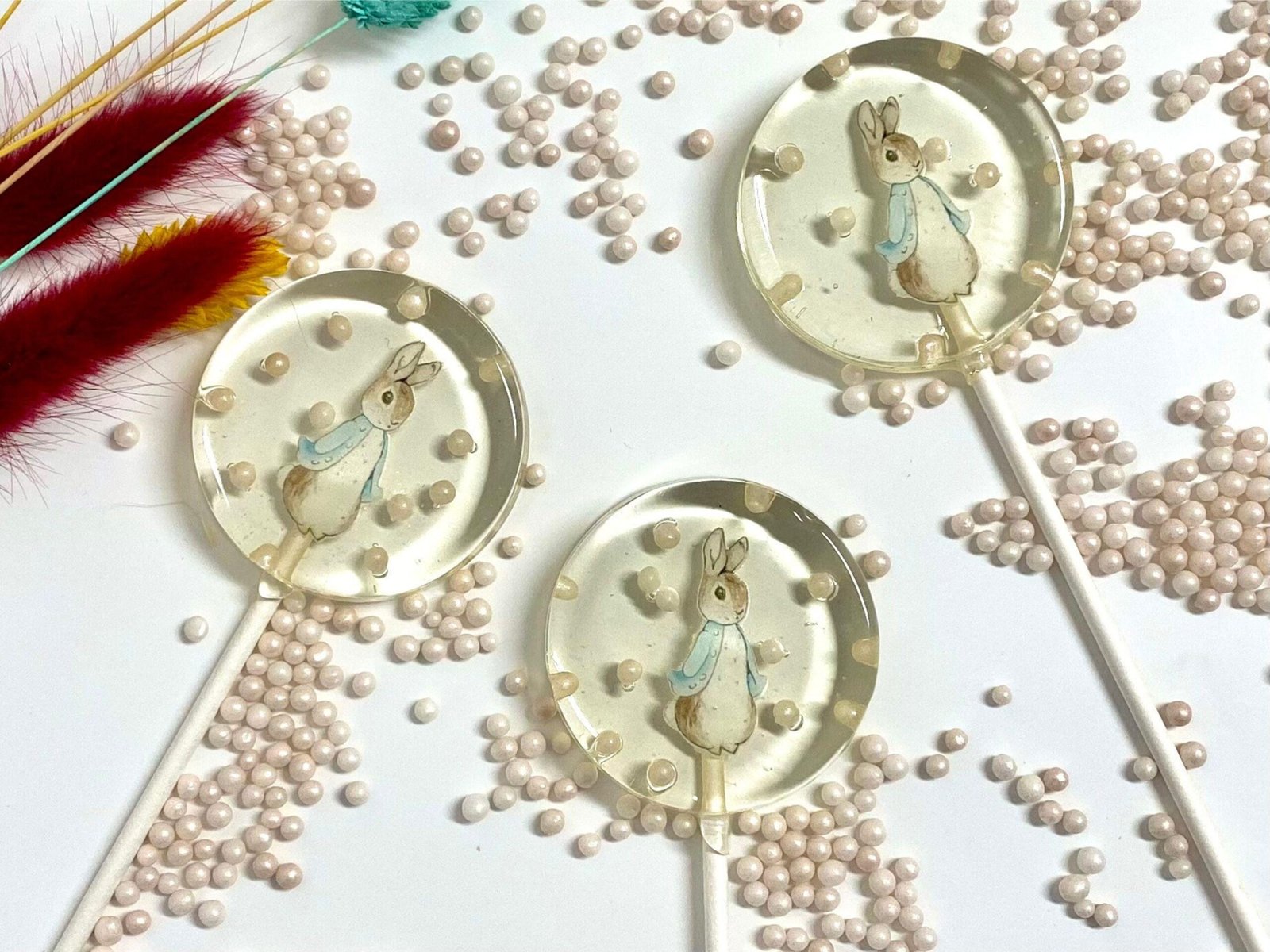 Piruletas blancas de conejito vinetiquetae para baby shower