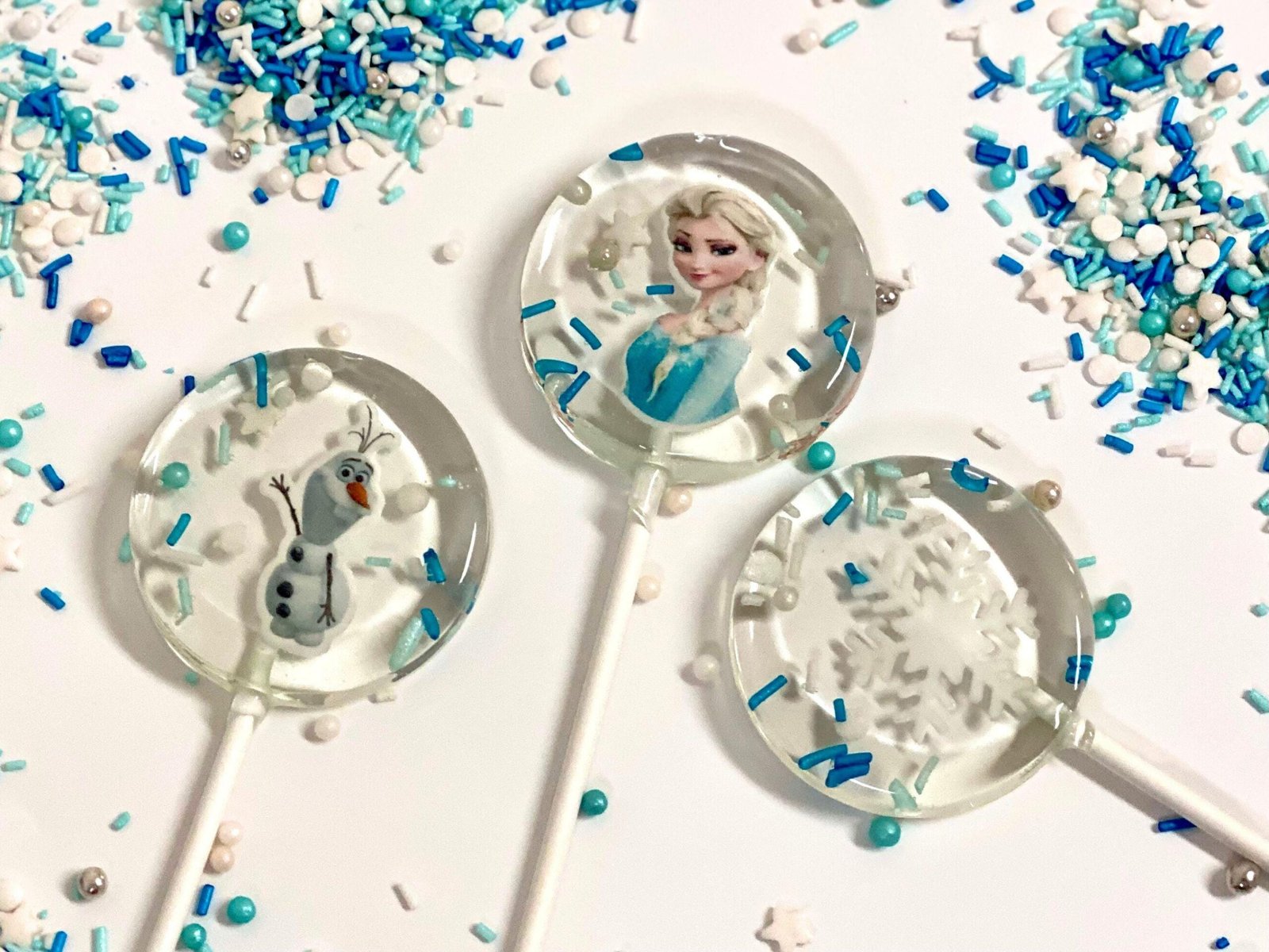 Piruletas de la película Frozen hechas a mano sin azúcar