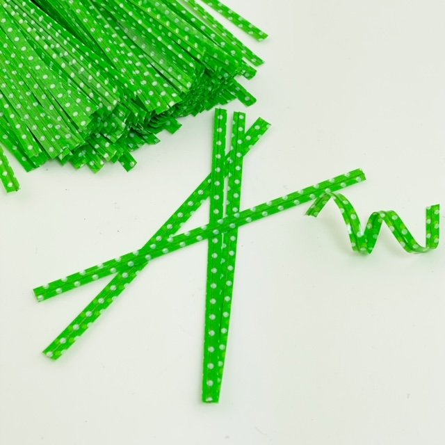 Alambres verdes con estampado de puntos - Imagen 3